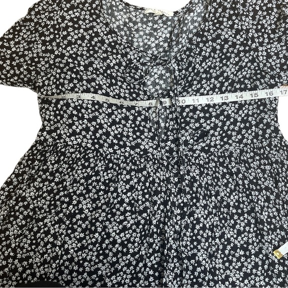 L.A. Hearts Black White Daisy Floral Double Tie Tunic Top Size Small - Picture 3 of 6
